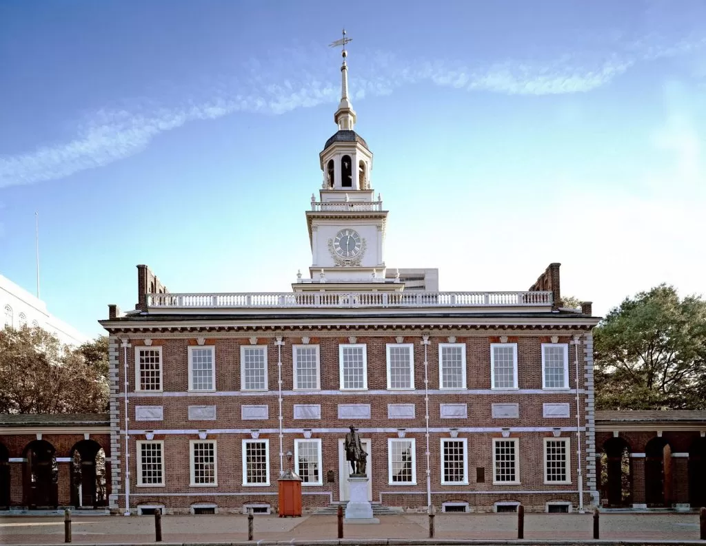 Independence Hall in Philadelphia under a blue sky