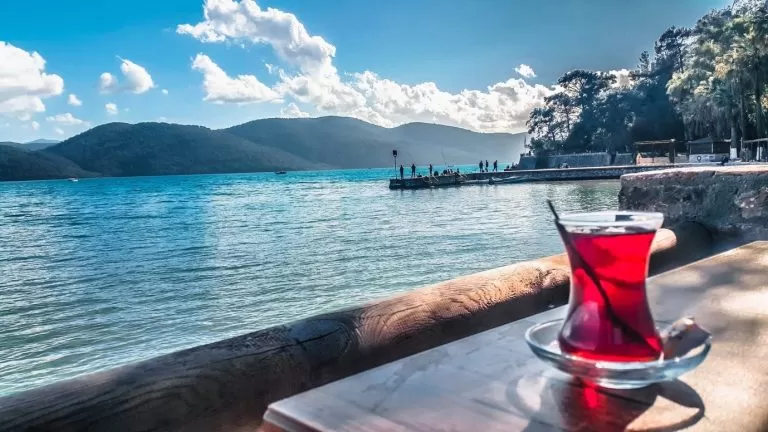Turkish Tea And Nargile: 500 Years Of Tradition